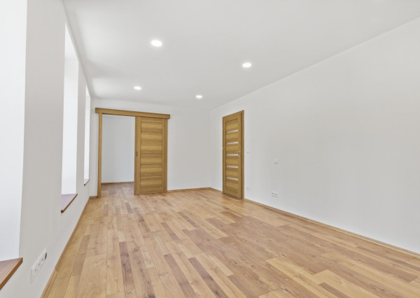 VÝNIMOČNÝ 3PODLAŽNÝ ROD. DOM SO ZÁHRADOU POD LESOM