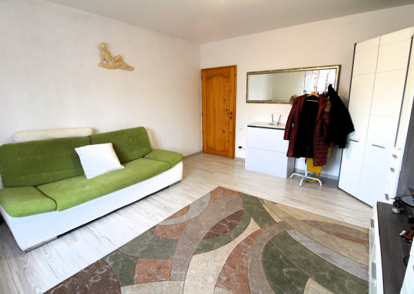 RODINNÝ DOM S BAZÉNOM A ZÁHRADOU KÚSOK OD ŠALE