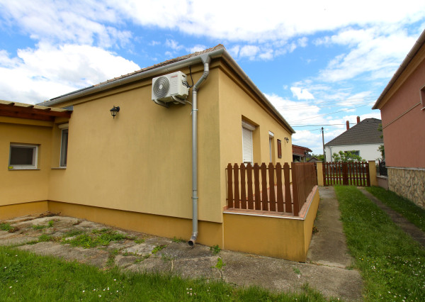 TOP!!! ZREKONŠTRUOVANÝ RD S VEĽKÝM POZEMKOM 939m2