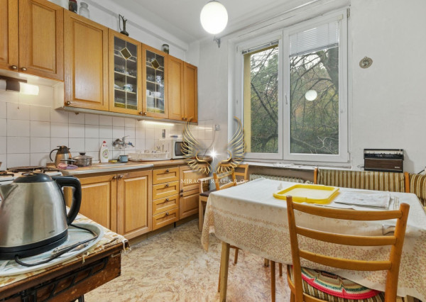 PRÍJEMNÝ A SLNEČNÝ 3I BYT S NEPRIECHODNÝMI IZBAMI A S LOGGIOU