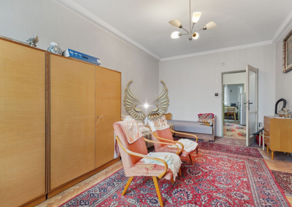 PRÍJEMNÝ A SLNEČNÝ 3I BYT S NEPRIECHODNÝMI IZBAMI A S LOGGIOU