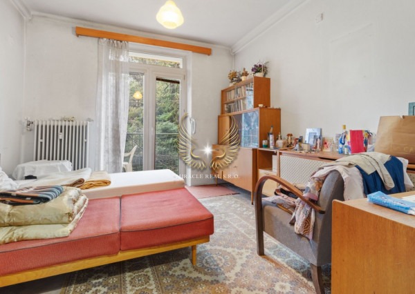 PRÍJEMNÝ A SLNEČNÝ 3I BYT S NEPRIECHODNÝMI IZBAMI A S LOGGIOU