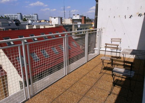 TOP!!! ZARIADENÝ 1I BYT S TERASOU NA GROSSLINGOVEJ