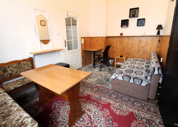 TOP!!! ZARIADENÝ 1I BYT S TERASOU NA GROSSLINGOVEJ