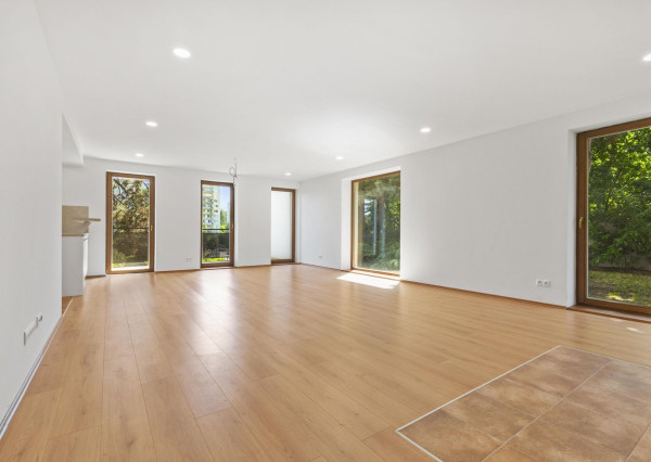 NOVOZREKONŠTRUOVANÝ 3PODLAŽNÝ ROD. DOM SO ZÁHRADOU POD LESOM