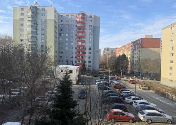 PREDANÉ!!! PREDAJ 2I BYTU VHODNÉHO NA REKONŠTRUKCIU NA Š. KRÁLIKA