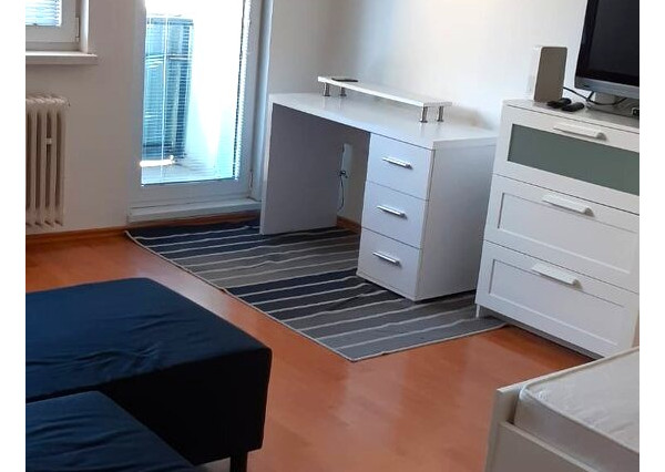 TOP!!! ZARIADENÝ 1I BYT S VEĽKOU LOGGIOU NA TRNÁVKE