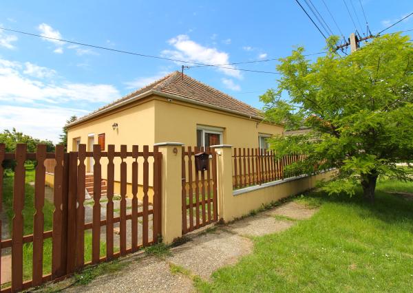 TOP!!! ZREKONŠTRUOVANÝ RD S VEĽKÝM POZEMKOM 939m2