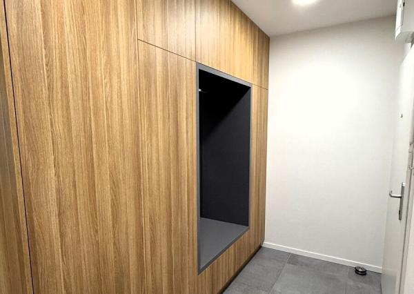 ŠTÝLOVÉ BÝVANIE V SRDCI STARÉHO MESTA – Moderný 2i byt v projekte Vila Ľadová