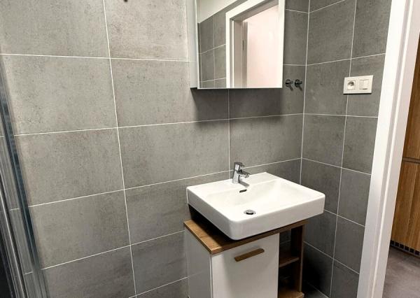 ŠTÝLOVÉ BÝVANIE V SRDCI STARÉHO MESTA – Moderný 2i byt v projekte Vila Ľadová