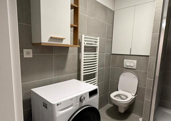 ŠTÝLOVÉ BÝVANIE V SRDCI STARÉHO MESTA – Moderný 2i byt v projekte Vila Ľadová