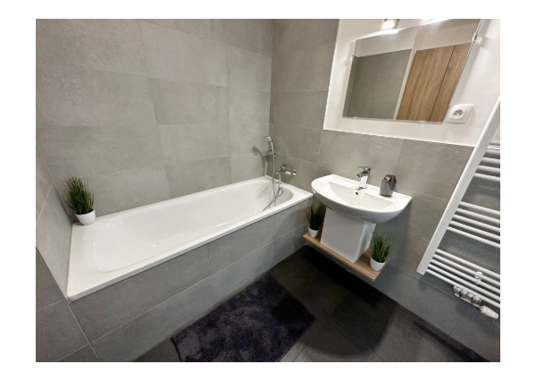 Prenájom 2-izbového bytu s parkovaním – Ovocné sady, Ivanská cesta, Ružinov – Trnávka