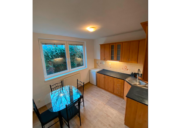 Priestranný 3izbový byt na prenájom s 2mi parkovacími miestami