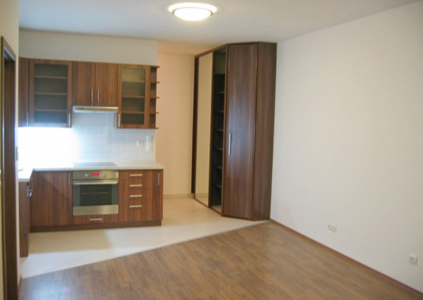 2 izbový byt na prenájom - Bosákova, Petržalka