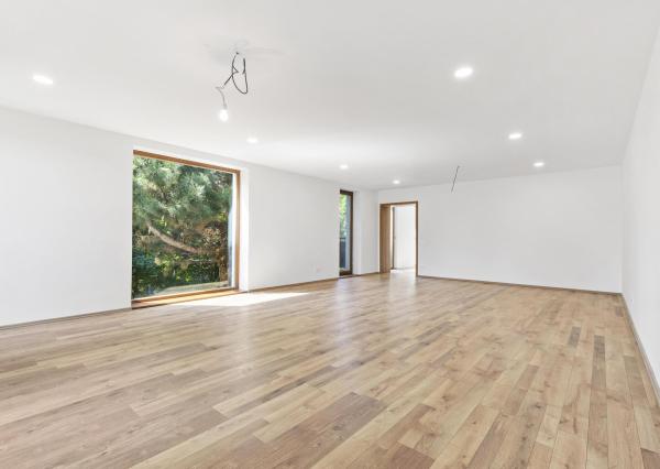 TOP!!! LUXUSNÝ 2GENERAČNÝ ROD. DOM POD LESOM