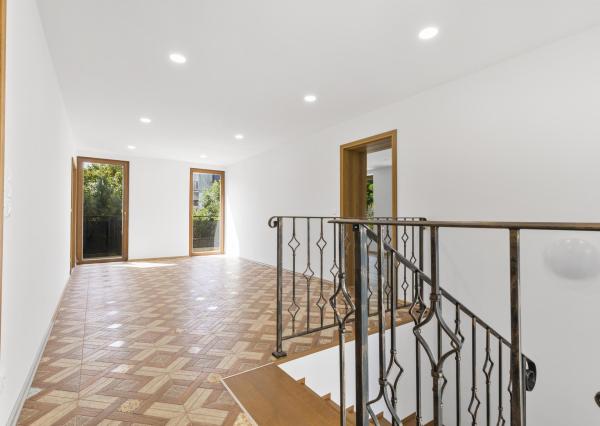 TOP!!! LUXUSNÝ 2GENERAČNÝ ROD. DOM POD LESOM