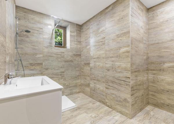 TOP!!! LUXUSNÝ 2GENERAČNÝ ROD. DOM POD LESOM