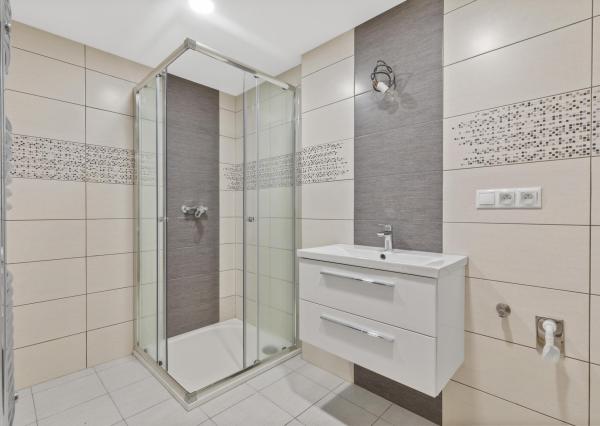 TOP!!! LUXUSNÝ 2GENERAČNÝ ROD. DOM POD LESOM