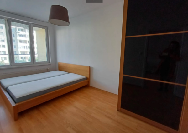 Na prenájom 2izbový byt v obľúbenej lokalite (Zimný štadión)