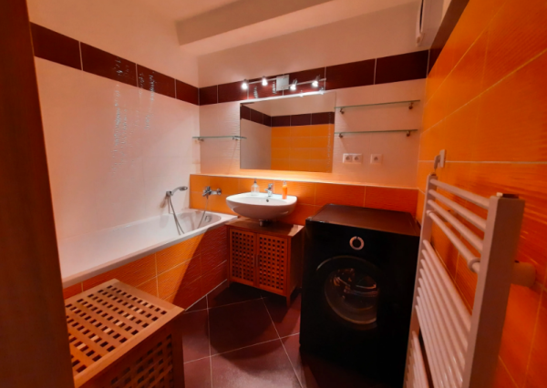 Tichý krásny 1-izbový byt v novostavbe s parkovacím státím na Kadnárovej ulici