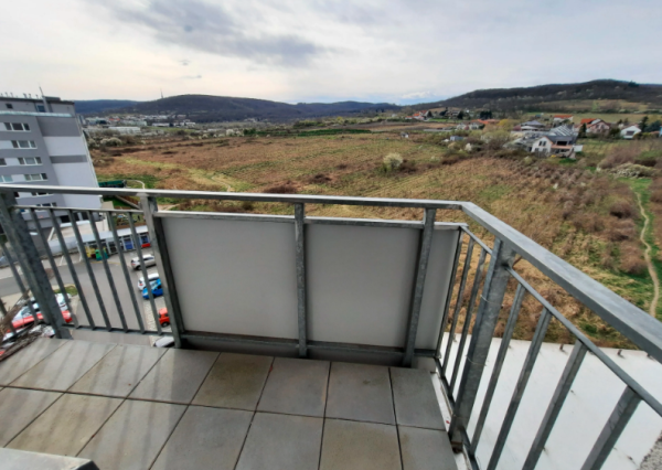 Tichý krásny 1-izbový byt v novostavbe s parkovacím státím na Kadnárovej ulici