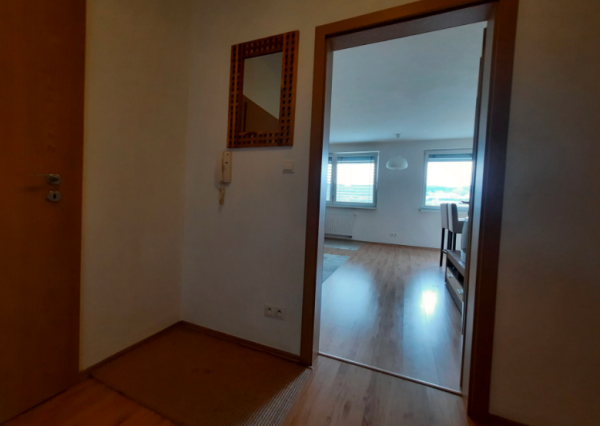 Tichý krásny 1-izbový byt v novostavbe s parkovacím státím na Kadnárovej ulici