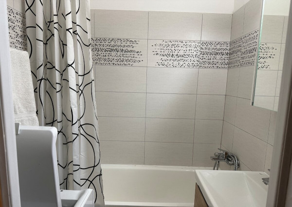 Prenájom 2IB - Petržalka - Poloreckého ulica