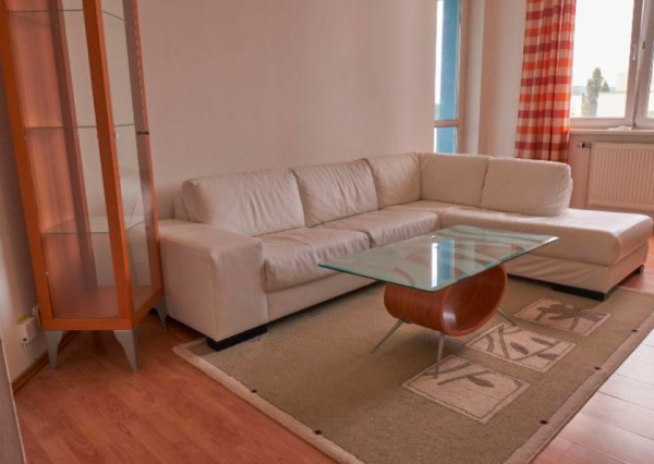 Prenájom veľkého  2-izbového bytu – Ďatelinová ulica