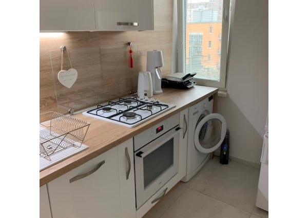 Kompletne zrekonštruovaný 2 izbový byt s balkónom pri Štrkovec