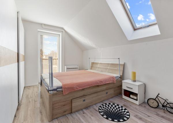 PREDAJ 5IZBOVÝ ROD. DOM SO ZÁHRADOU A PARKOVANÍM V NOVOSTAVBE