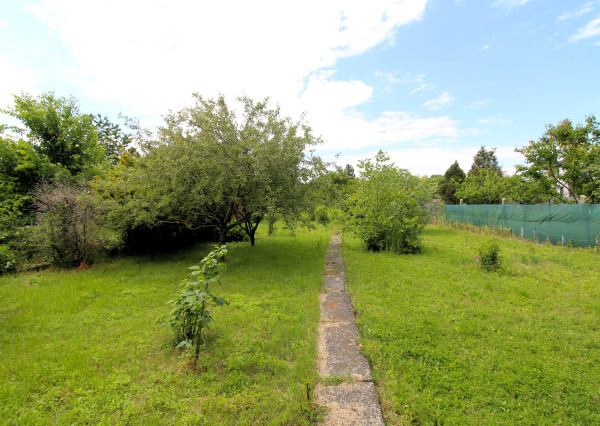 TOP!!! ZREKONŠTRUOVANÝ RD S VEĽKÝM POZEMKOM 939m2