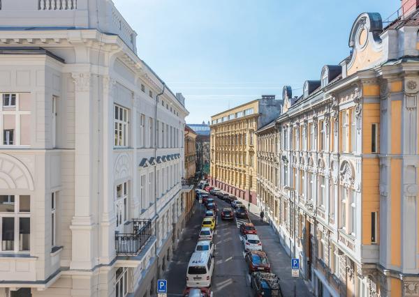 Luxusný 2-izbový byt s výhľadom na Bratislavský hrad – Gunduličova ulica