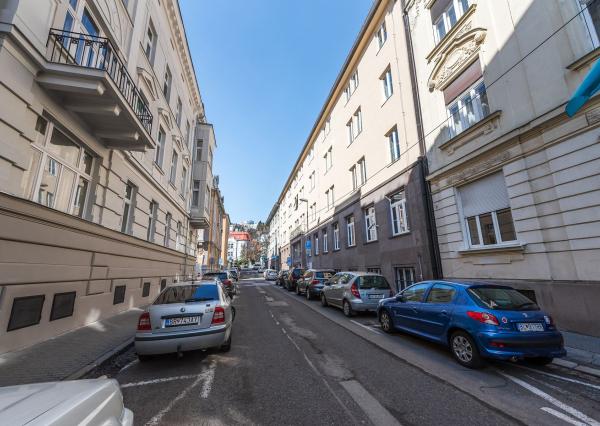 Luxusný 2-izbový byt s výhľadom na Bratislavský hrad – Gunduličova ulica