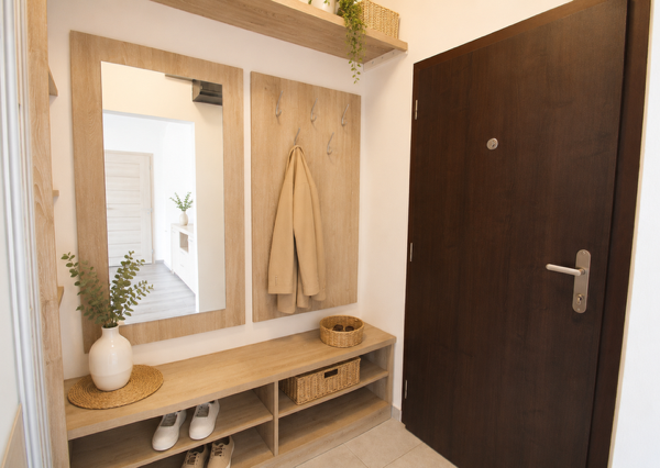 PRIESTRANNÝ, KOMPLETNE ZREKONŠTRUOVANÝ 3I BYT S BALKÓNOM NA HABURSKEJ
