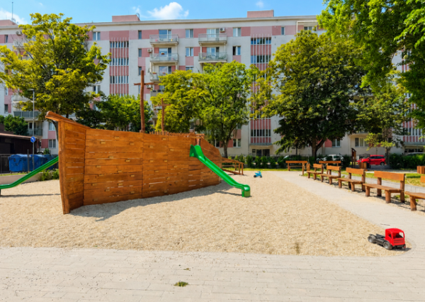 PRIESTRANNÝ, KOMPLETNE ZREKONŠTRUOVANÝ 3I BYT S BALKÓNOM NA HABURSKEJ
