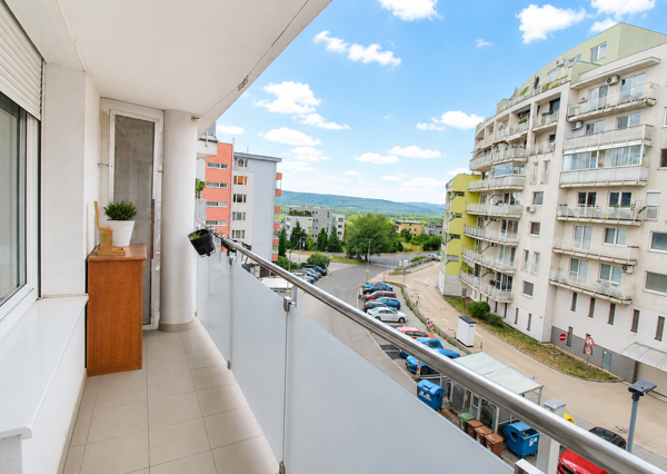 TOP!!! KRÁSNY, ZARIADENÝ 3I BYT S 2 BALKÓNMI A PARKOVANÍM NA KRESÁNKOVEJ