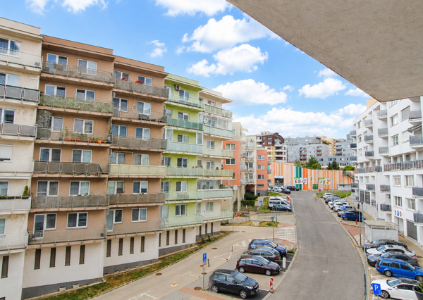 TOP!!! KRÁSNY, ZARIADENÝ 3I BYT S 2 BALKÓNMI A PARKOVANÍM NA KRESÁNKOVEJ