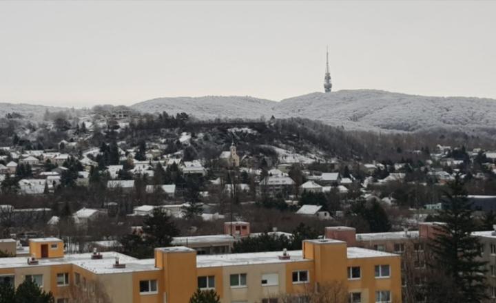 NOVOZREKONŠTRUOVANÝ 2I BYT S NEPRIECHODNÝMI IZBAMI NA KPT. RAŠU - fotografia 1