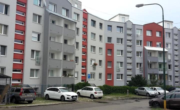 TOP!!! PRIESTRANNÝ 4I BYT S LOGGIOU NA DLHÝCH DIELOCH - fotografia 15