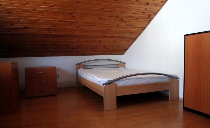 VEĽKÝ 4I PODKROVNÝ BYT S GARÁŽOU A ZÁHRADOU V MLYNSKEJ DOLINE - fotografia 8