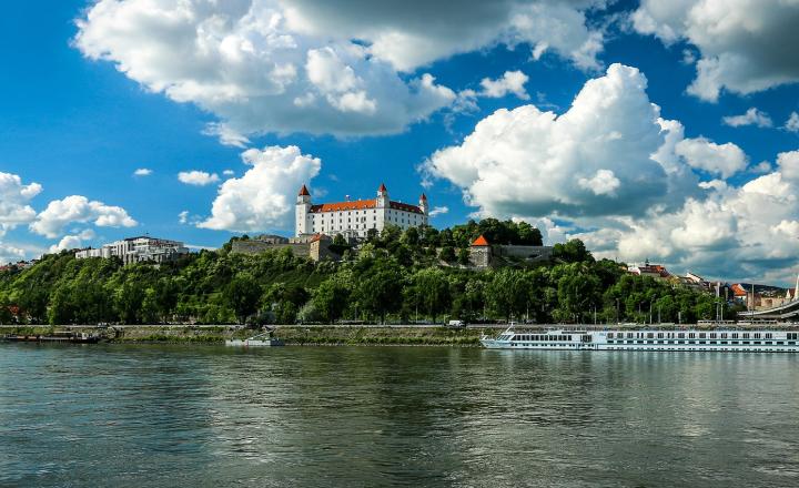 SÚRNE HĽADÁM PRE KLIENTOV S HOTOVOSŤOU 2I BYT NA INVESTÍCIU - fotografia 1