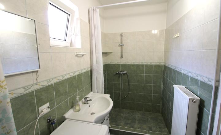 Predaný!!! ZREKONŠTRUOVANÝ RD S VEĽKÝM POZEMKOM 939m2 - fotografia 14