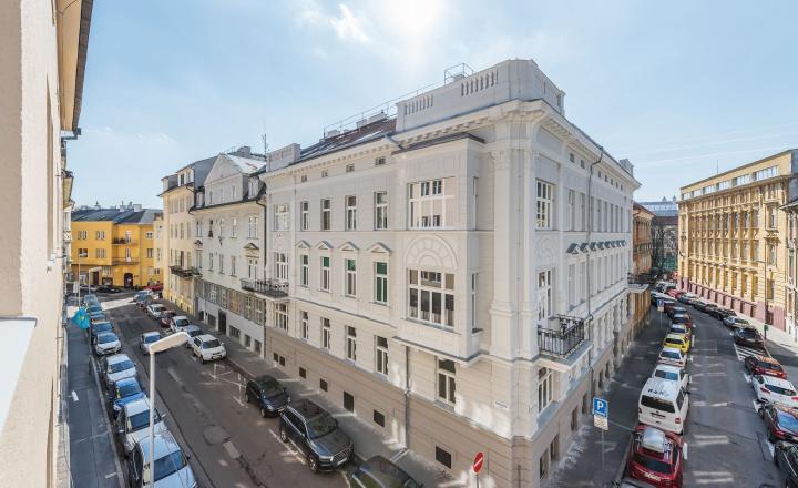 Prenajaté. Luxusný 2-izbový byt s výhľadom na Bratislavský hrad – Gunduličova ulica - fotografia 15