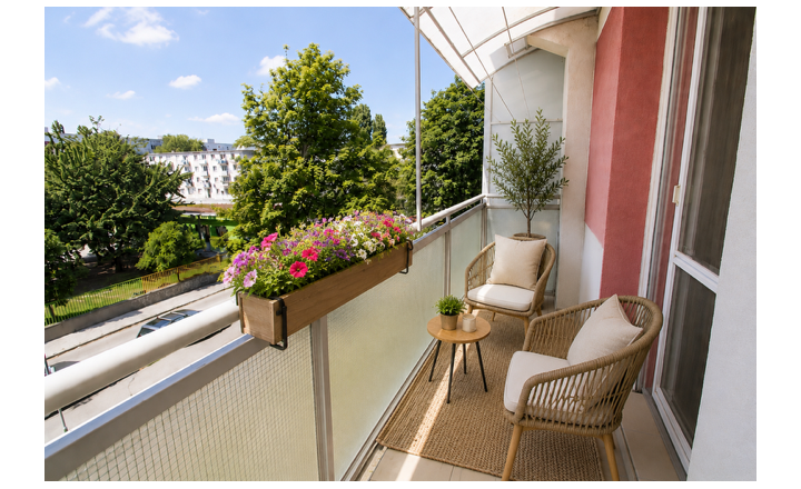 PREDANÉ!!! PRIESTRANNÝ, KOMPLETNE ZREKONŠTRUOVANÝ 3I BYT S BALKÓNOM NA HABURSKEJ - fotografia 1