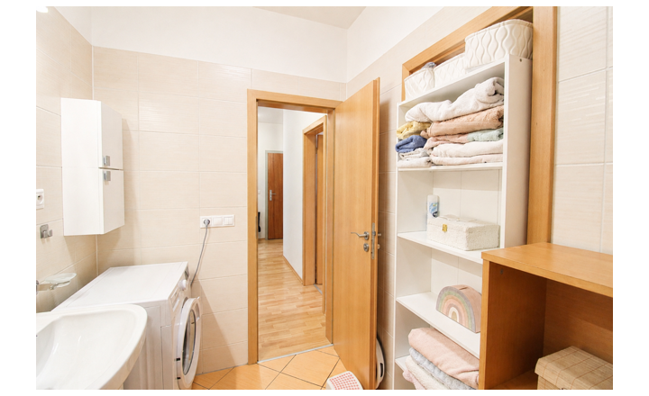 PRENAJATÉ!!! KRÁSNY, ZARIADENÝ 3I BYT S 2 BALKÓNMI A PARKOVANÍM NA KRESÁNKOVEJ - fotografia 18