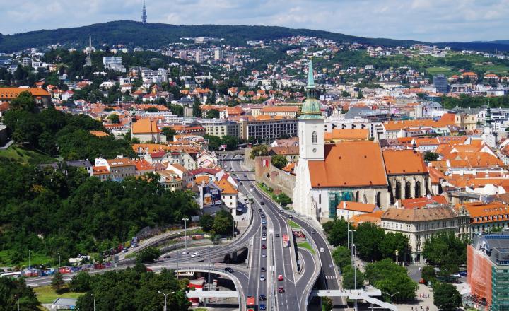 SÚRNE!!! HĽADÁM PRE KLIENTOV 3I BYT V OKOLÍ HABURSKEJ V RUŽINOVE - fotografia 1