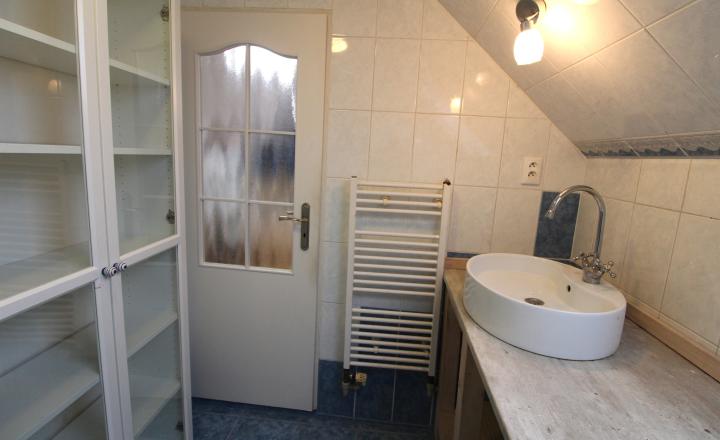 VÝNIMOČNÉ BÝVANIE V ZÁH. BYSTRICI – 2I MEZONET SO ZÁHRADOU A BOHATÝM ZÁZEMÍM - fotografia 15