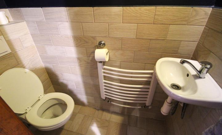 VÝNIMOČNÉ BÝVANIE V ZÁH. BYSTRICI – 2I MEZONET SO ZÁHRADOU A BOHATÝM ZÁZEMÍM - fotografia 17
