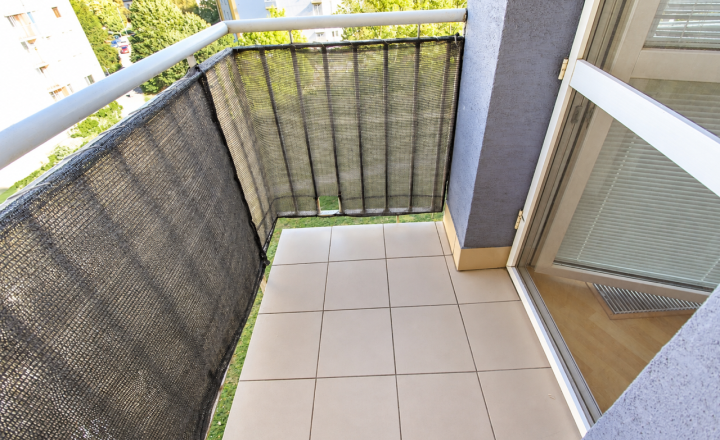 PRIESTRANNÝ 2I BYT (65 m²) S BALKÓNOM A VÝHĽADOM DO PARKU NA ZAČIATKU PETRŽALKY - fotografia 7