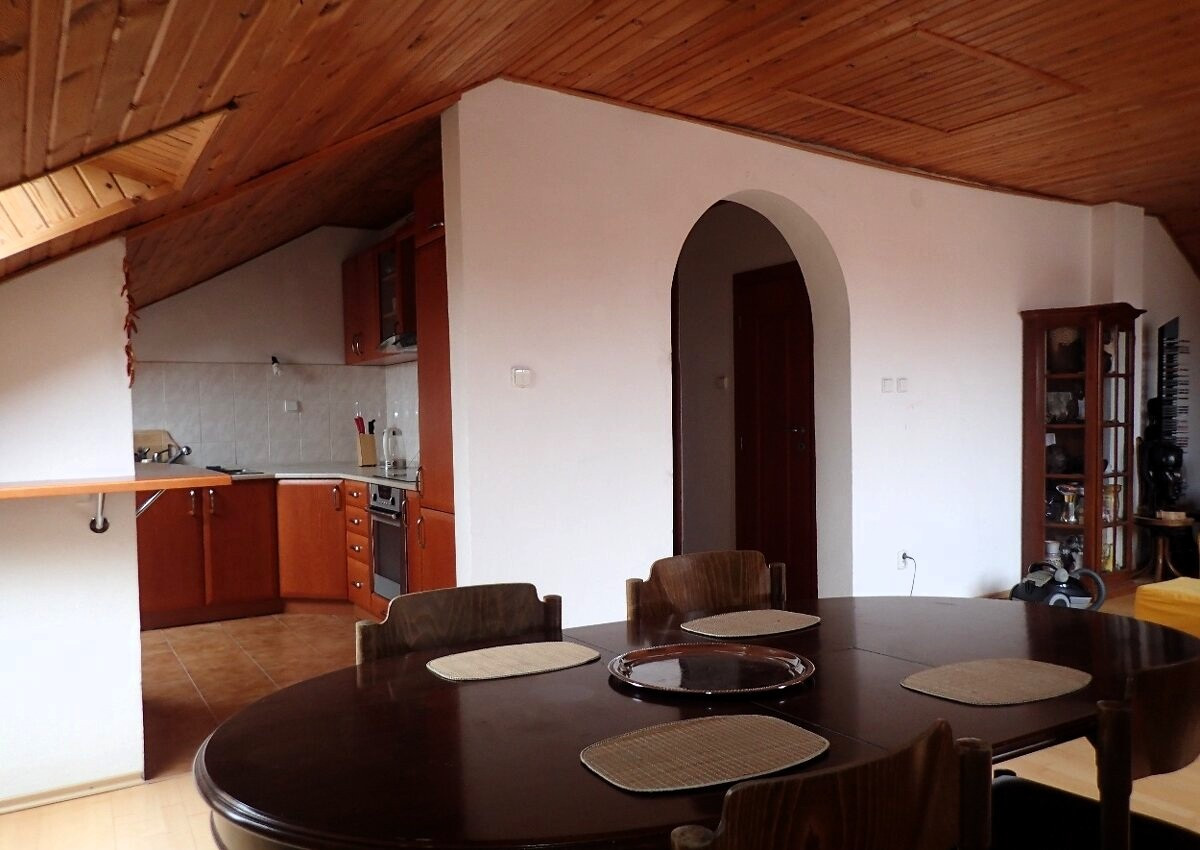 VEĽKÝ 4I PODKROVNÝ BYT S GARÁŽOU A ZÁHRADOU V MLYNSKEJ DOLINE